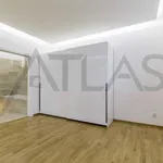 Rent 4 bedroom apartment of 142 m² in Prague