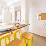 Rent 4 bedroom apartment in Valencia