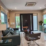 Rent 4 bedroom house of 350 m² in Bangkok