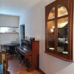 Rent 6 bedroom house of 60 m² in Lapio