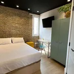 Rent a room of 100 m² in valencia