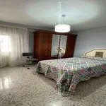 Rent a room of 97 m² in España