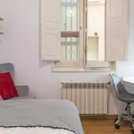 Rent 4 bedroom apartment in Madrid