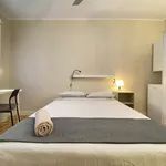 Rent a room of 90 m² in Madrid