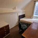 Rent 3 bedroom flat in East Midlands