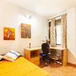 Rent 4 bedroom apartment in Barcelona