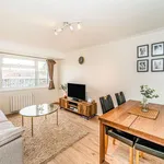 Flat to rent in Bath Road, Taplow, Maidenhead SL6