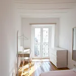 Rent 4 bedroom apartment in Lisbon