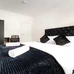 Rent 5 bedroom apartment of 74 m² in Luton