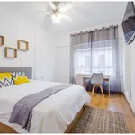 Rent a room of 800 m² in madrid