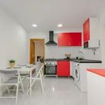 Rent 4 bedroom apartment in Valencia