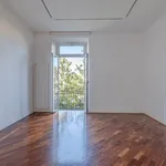 Rent 5 bedroom house of 570 m² in Roma