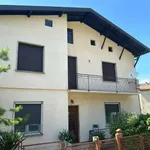 Rent 3 bedroom house of 100 m² in Colle Brianza