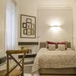 Rent 1 bedroom apartment of 35 m² in paris