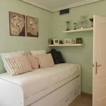 Rent 3 bedroom apartment of 132 m² in Sevilla