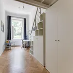 Rent 4 bedroom apartment in Prague