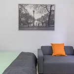 Rent 4 bedroom apartment in Valencia