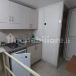 Affitto 2 camera appartamento di 22 m² in Naples