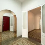 Rent 4 bedroom apartment in Barcelona