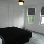 Rent 4 bedroom flat in East Midlands