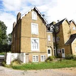 Flat to rent in Upton Park, Slough, Berkshire SL1