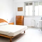 Rent a room of 150 m² in valencia