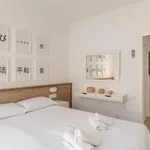 Rent 4 bedroom apartment in Barcelona