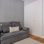 Rent 1 bedroom apartment of 35 m² in Lisbon