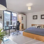 Rent 2 bedroom apartment in West Midlands