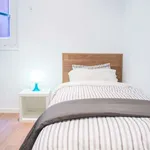 Rent a room of 140 m² in madrid