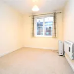 Flat to rent in Windsor Court, Newbury, Berkshire RG14