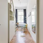 Rent 4 bedroom apartment in Prague