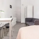 Rent 5 bedroom apartment in Valencia