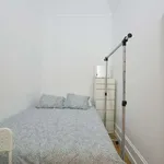 Rent a room in lisbon