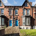 Rent 4 bedroom flat in Leeds