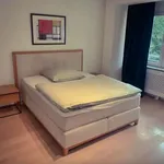 Miete 3 Schlafzimmer wohnung von 80 m² in Frankfurt am Main