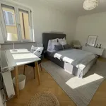 Miete 4 Schlafzimmer wohnung von 100 m² in Stuttgart