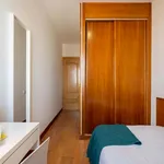 Rent a room of 391 m² in Madrid