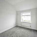 Rent 3 bedroom flat in Yorkshire And The Humber