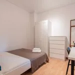 Rent a room of 120 m² in madrid