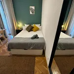 Rent a room of 160 m² in Madrid