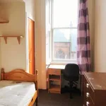 Rent 4 bedroom flat in Scotland