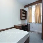 Rent 7 bedroom house in Leeds