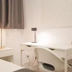 Rent a room of 245 m² in madrid