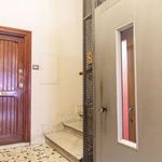 Rent a room of 85 m² in Roma