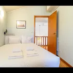 Rent 2 bedroom apartment of 83 m² in Porto