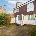 Rent 4 bedroom flat in West Midlands