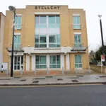 Studio to rent in High Street, Slough SL1