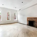 Rent 4 bedroom house of 72 m² in New York