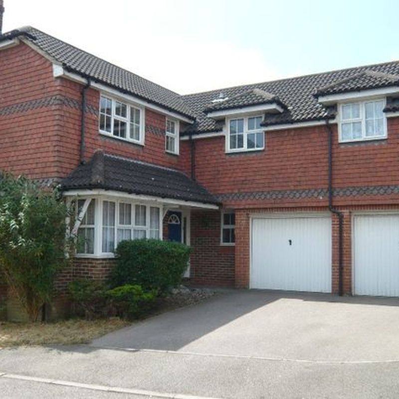 Detached house to rent in Birchwood Close, Maidenbower, Crawley RH10 Copthorne